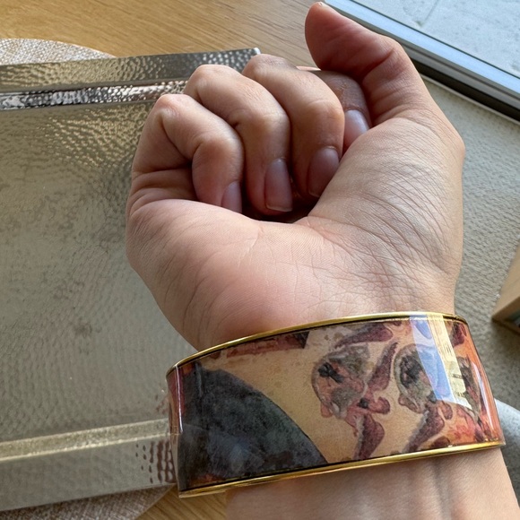 Unused Jesus Bangle Bracelet – Faith-Inspired & Like New - Picture 3 of 6